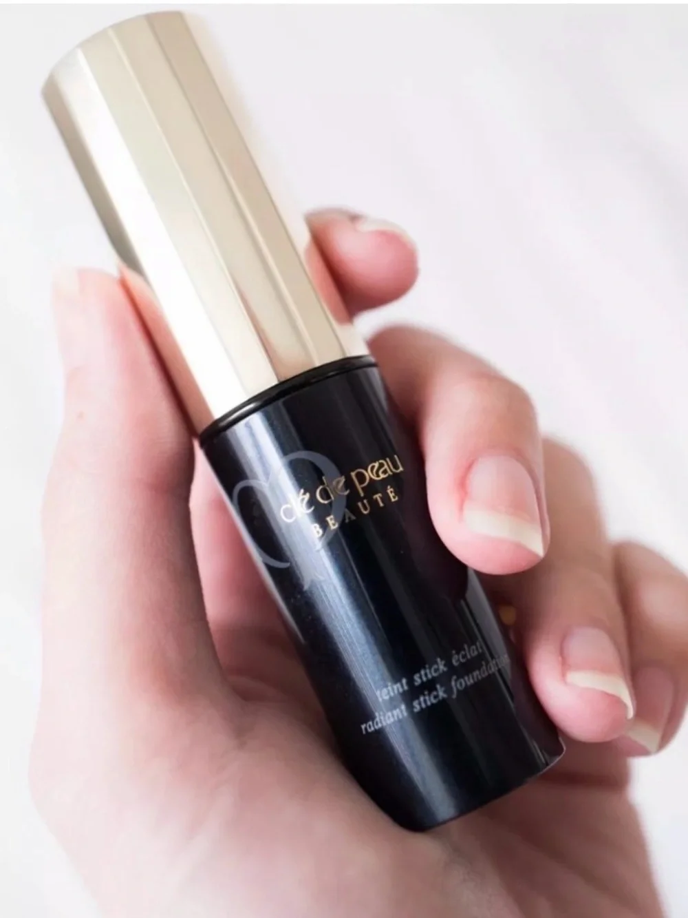 Cle de Peau Radiant Stick Foundation ~ Beige ~ SPF17